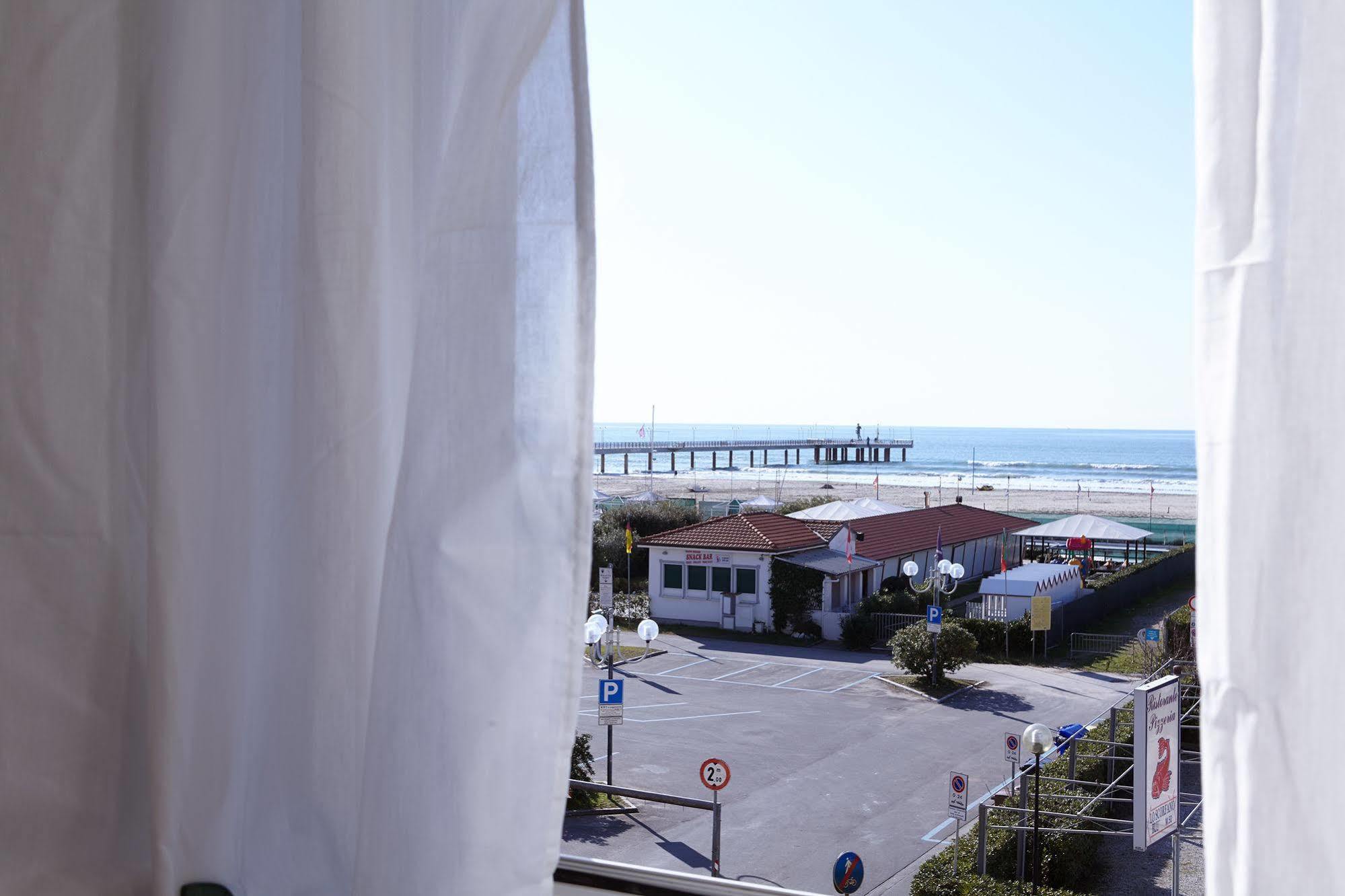 Hotel Mirage Marina di Pietrasanta Exterior photo